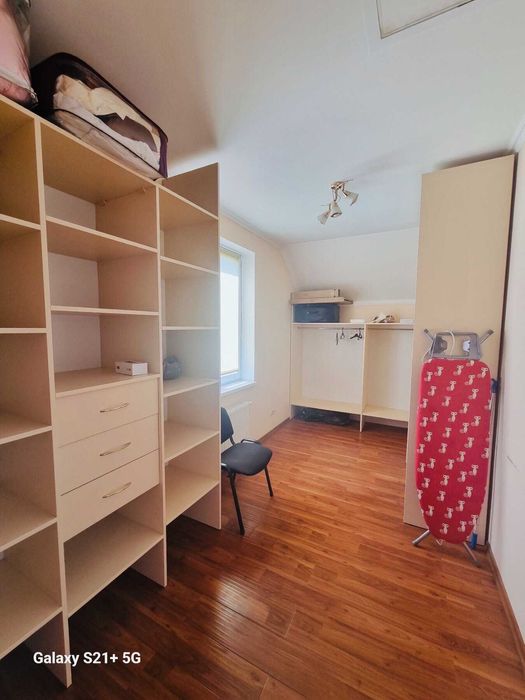 Долгосрочная аренда половині 2 єт. дома 145 кв.м. в с.Осещина