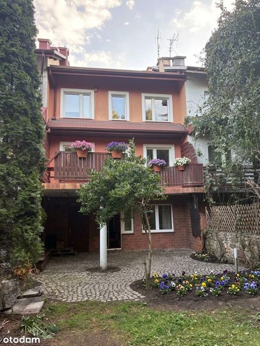 Oferta zawieszona - Komfortowy dom szeregowy do wynajęcia