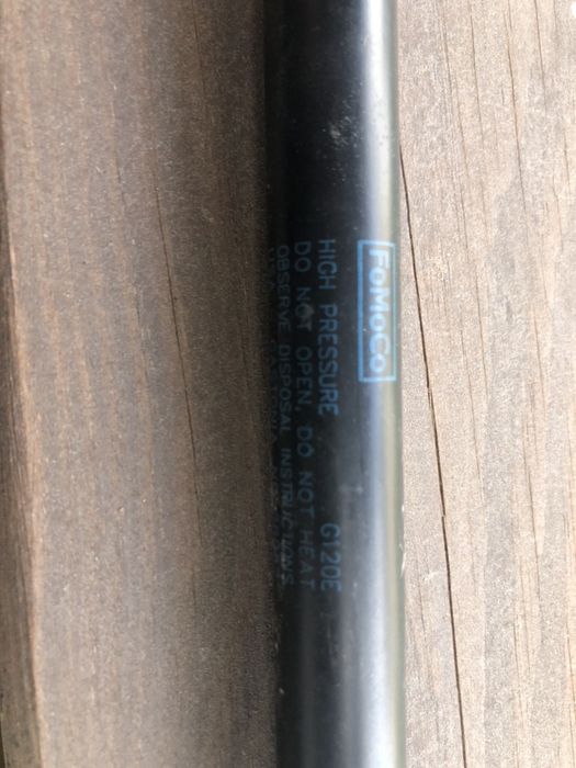 Амортизатори багажника Форд Фієста / Фиеста Ford Firsta