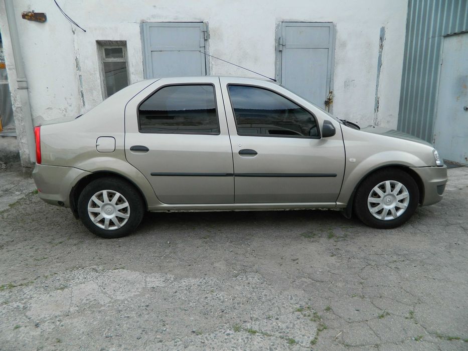 Renault Logan 1,4 2011 г.в. с КОНДИЦИОНЕРОM, ГАЗ/бензин 4-го поколения