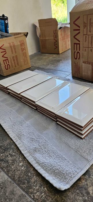 VIVES - białe płytki - kafeki 10 x20