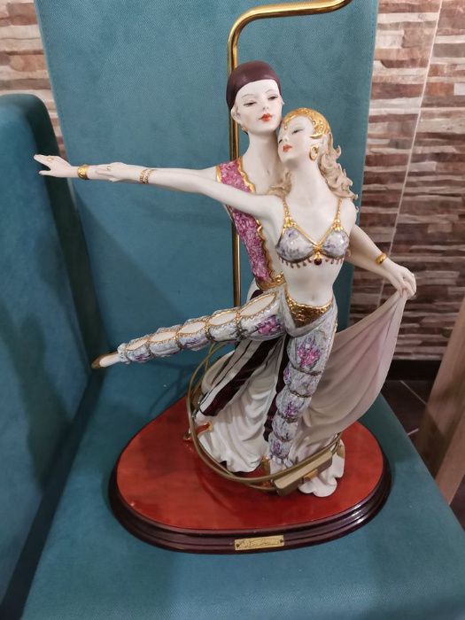 Candeeiro - Escultura em porcelana Capodimonti de Vittorio Sabadin