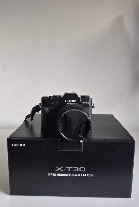 Fujifilm XT30 + Lente XF18-55mm F2.8-4 + 2 cartões de memória + 3 baterias