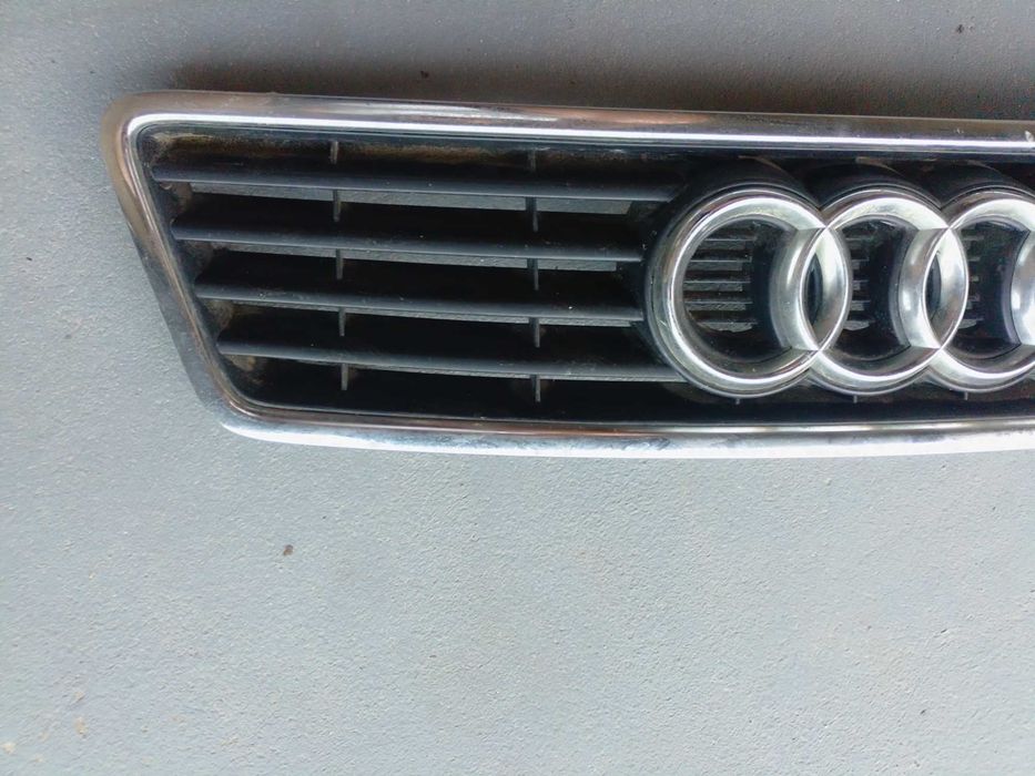 Решітка радіатора для  Audi A6C5