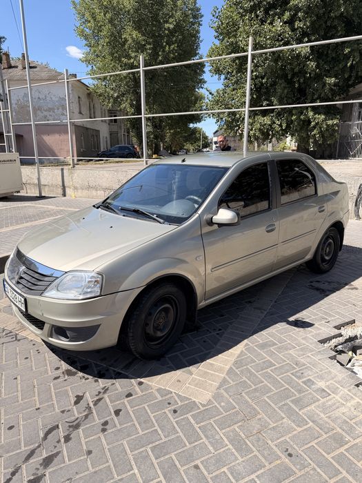 Renault Logan 2011 р 4500 дол