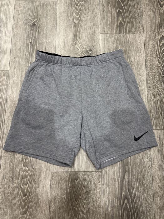 Шорти Nike Dri-Fit , у сірому кольорі , в розмірі М