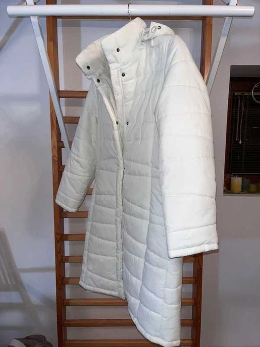 Płaszcz zimowy do kolan rozm M