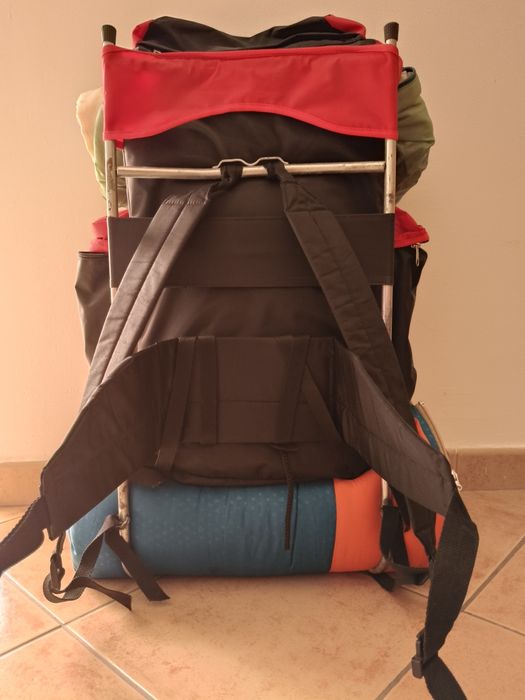 Mochila de campismo com armação de alumínio