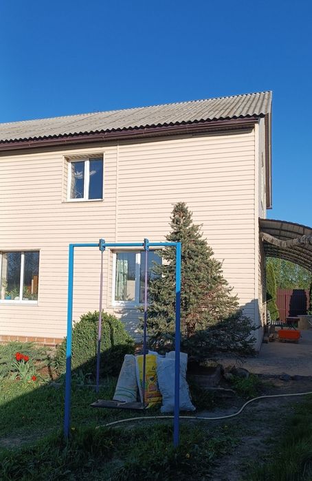 Продам 2х.этажный дом в Коротыче