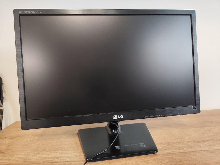 Monitor LG Flatron E2242C-BN 21.5" Full HD | 100% Sprawny, Stan BDB
