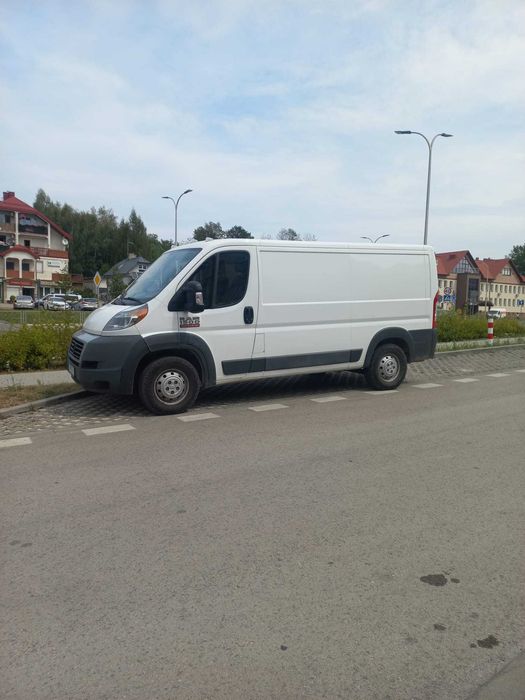 Wynajem busa blaszaka l3h2 ram promaster 280koni automat hak kurierBUS