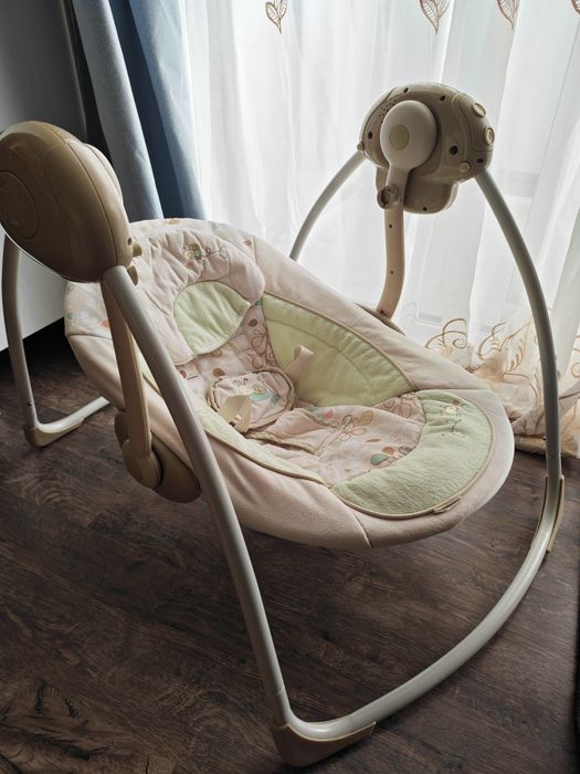 Bujaczek Kołyska Leżaczek niemowlęcy  Bright Starts Huśtawka Ślimaczek