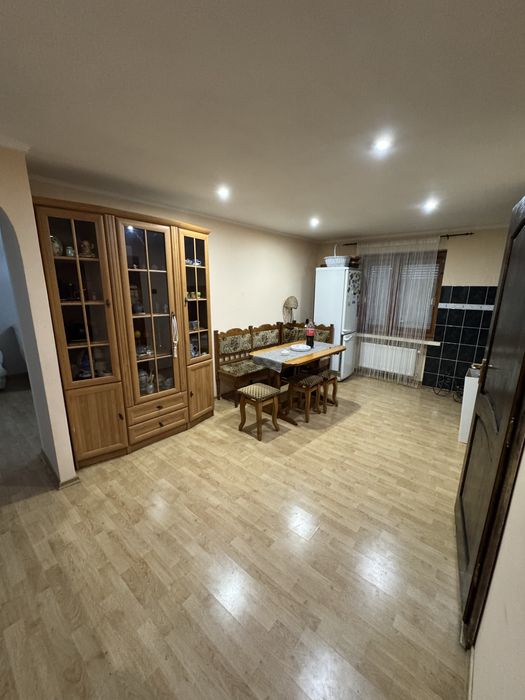 Здам трикімнатну квартиру в Центрі