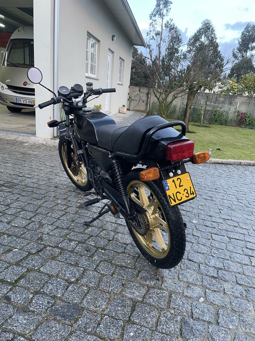 Vendo casal 6 rz a andar bem original com documento unico