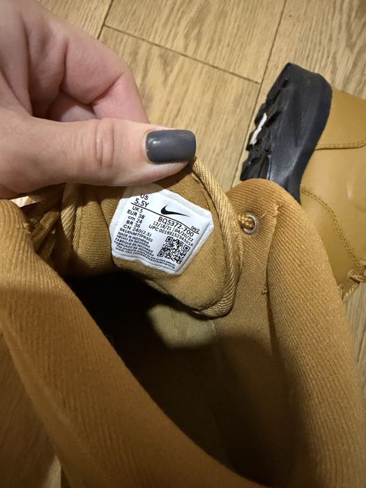 Шкіряні чоботи Nike, розмір 38