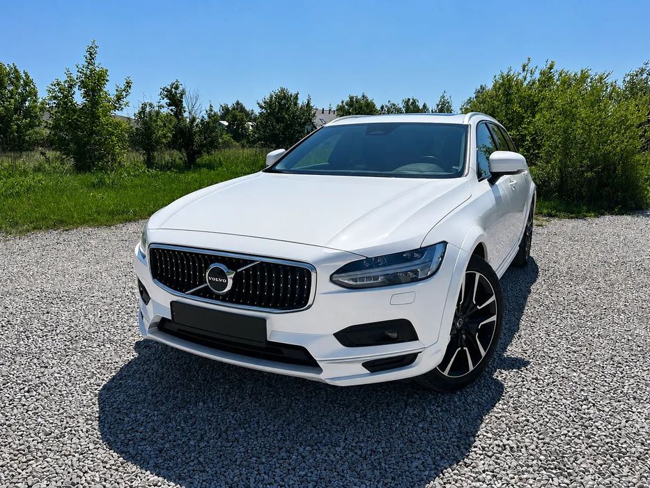 Volvo V90 Cross Country Volvo V90 CC  B5 235 KM AWD Zadbany WEBASTO FV23%