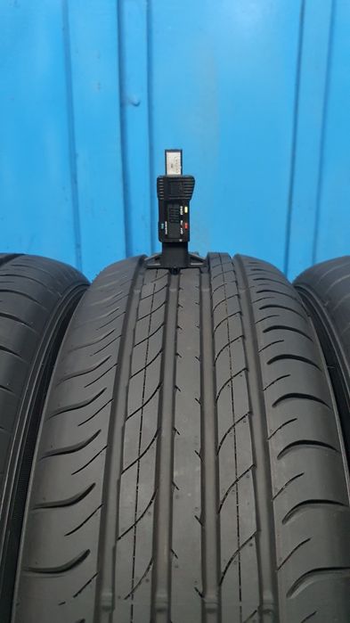 4 x 235/60 R18 Sprzedam - Markowe opony letnie Dunlop - bez napraw