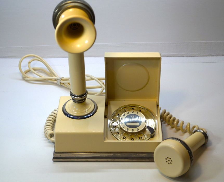Stary telefon RWT MALWA, PRL