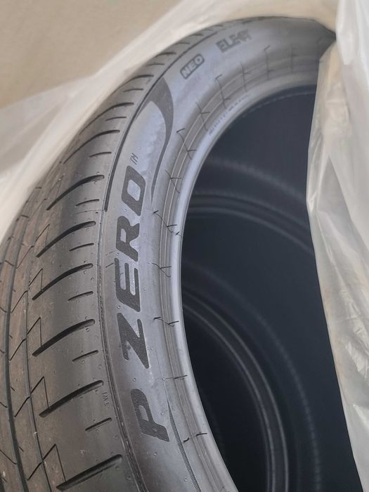 Pirelli P Zero PZ4 NE0 ELECT 22” - Porsche Macan Electric OEM Tires (Full Set)