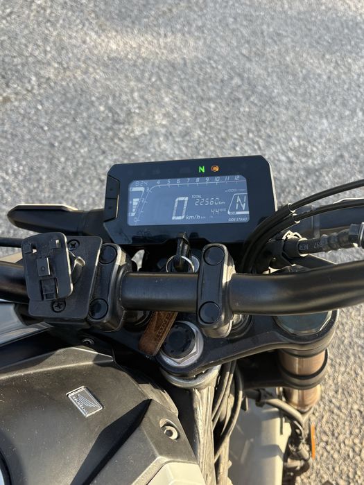 Honda  CB 125 R
