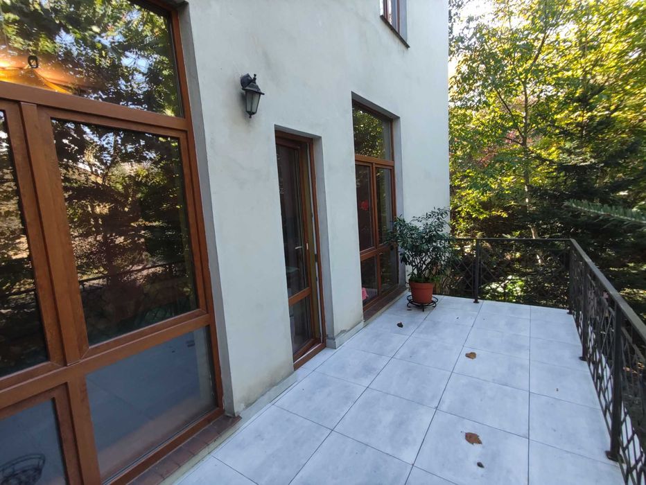 Особняк вул.Міжгірна (р-н Кривчицька Дорога, Личаківська), бл.центр