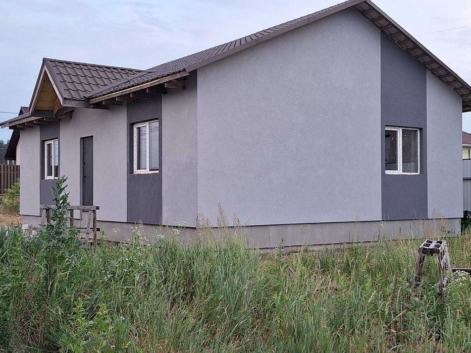 Будинок у селі Щасливе