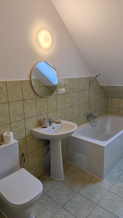 Dom  160m2, blisko CH Janki 3km, wynajmę