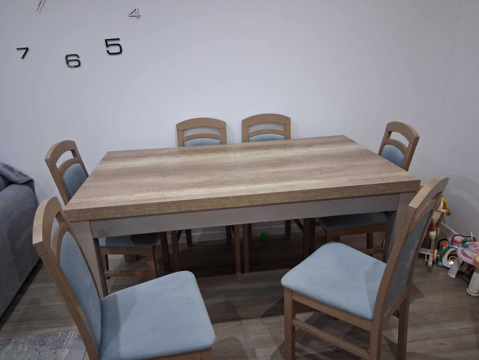 Sprzedam stół z krzesłami