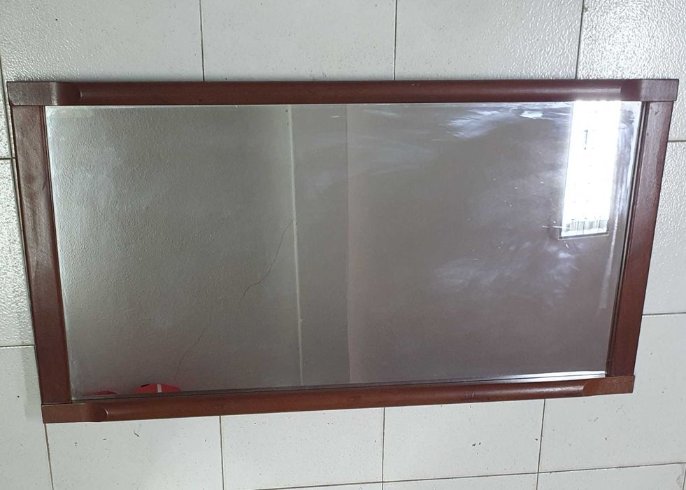 Espelho retangular vintage em madeira maciça - 106x55cm