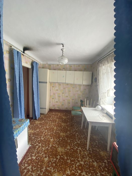 Дім з гарною площею землі