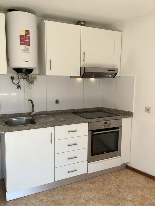 Arrendo Apartamento T2 Renovado muito perto do centro da cidade - Rua da Bela Vista