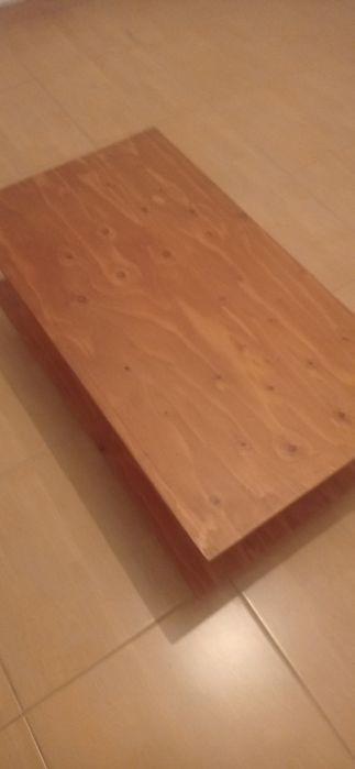 Mesa de centro em madeira