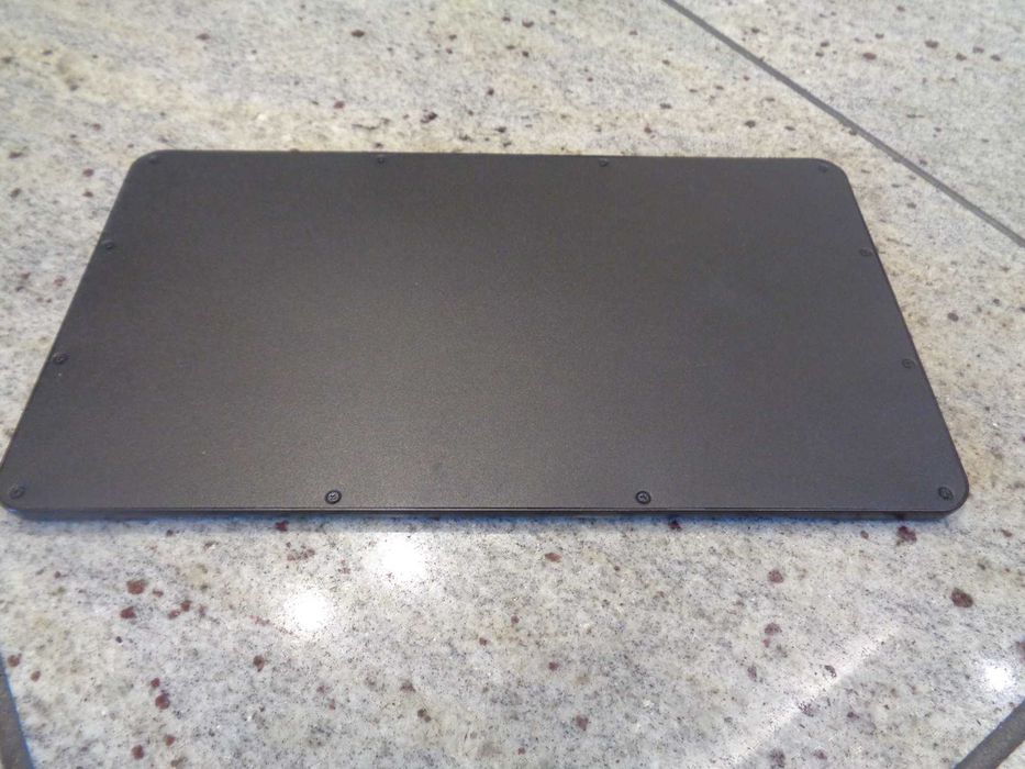 Fintie - ultra cienka klawiatura Bluetooth z niemieckim układem Qwertz