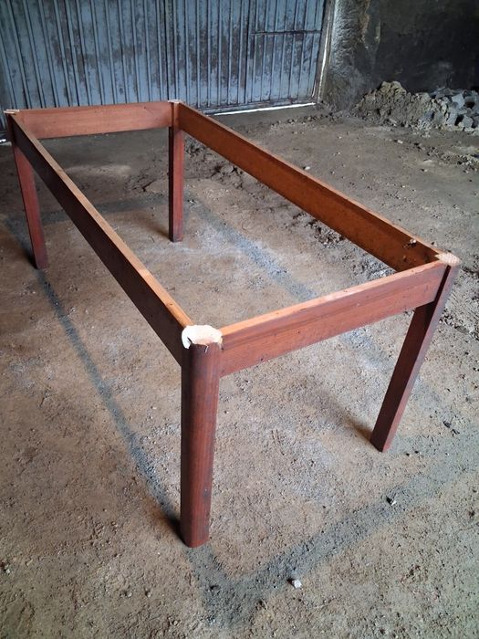 2  bases  para tampo de mesa (vidro, pedra, madeira)
