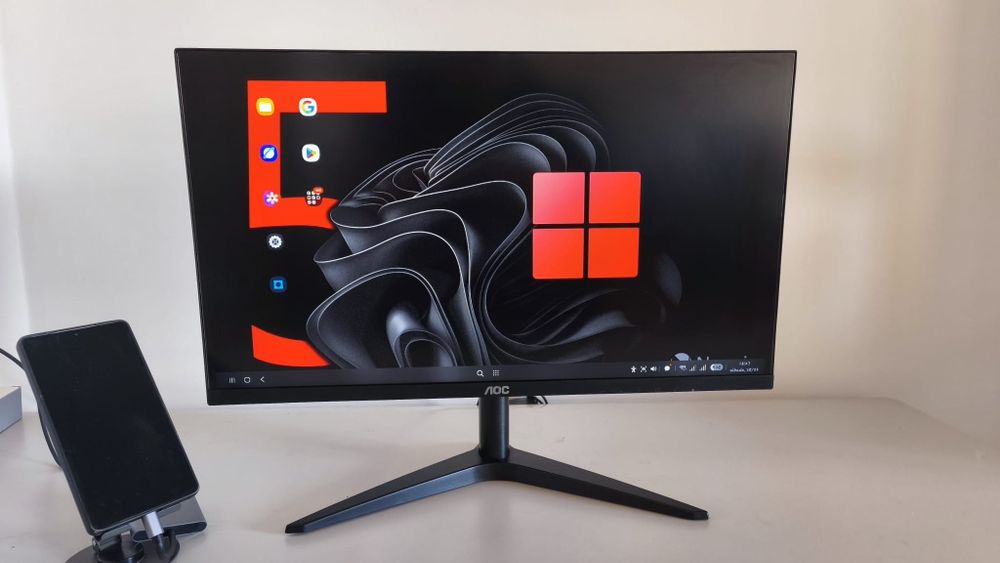 Monitor 22" AOC com cabo HDMI de oferta