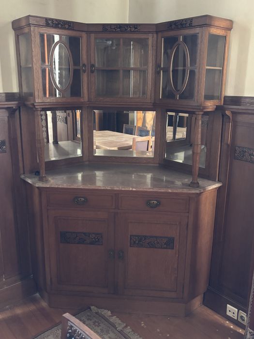 Sala de jantar completa com revestimento de paredes12cadeiras e mesa