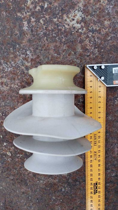 Ізолятор опорний