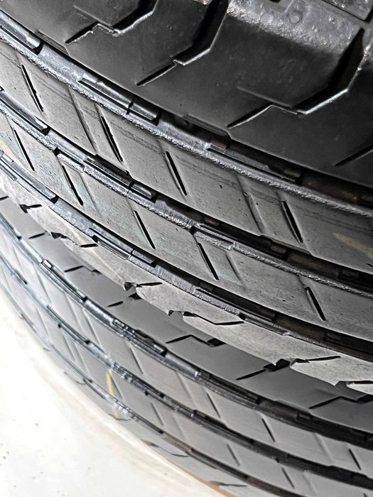 Pneus Continental Conti Van Contact 100 - 205/65/16 C - Excelentes