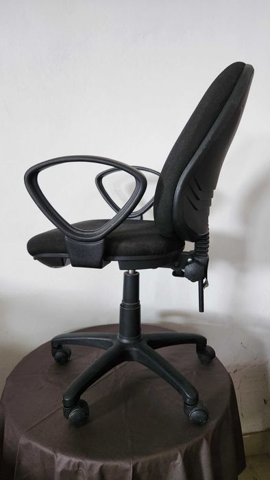 Cadeira de escritório preta