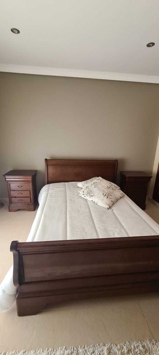 Cama Casal + 2 mesas cabeceira