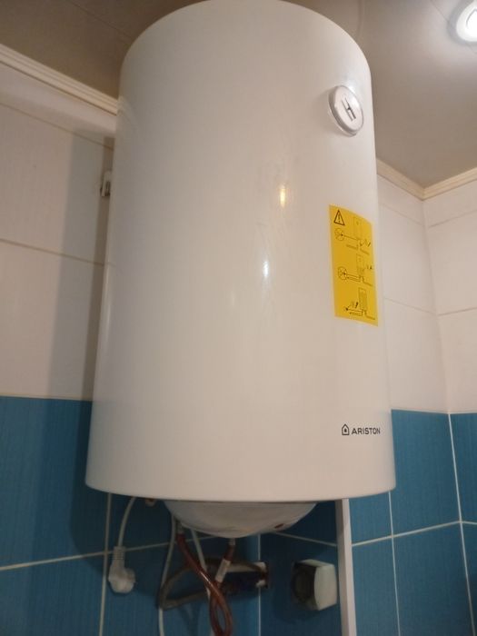 Бойлер 80л Ariston на запчастини