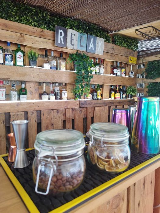 Trespasse Restaurante/Bar com Esplanada–Praia Paço de Arcos|Renda 900€