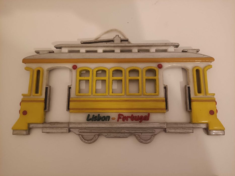 Funicular em Madeira e Resina – Artesanal