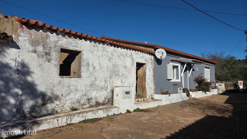 2 Artigos Urbanos E 2 Artigos Rusticos Situados Em Portela Da Nave, Sa