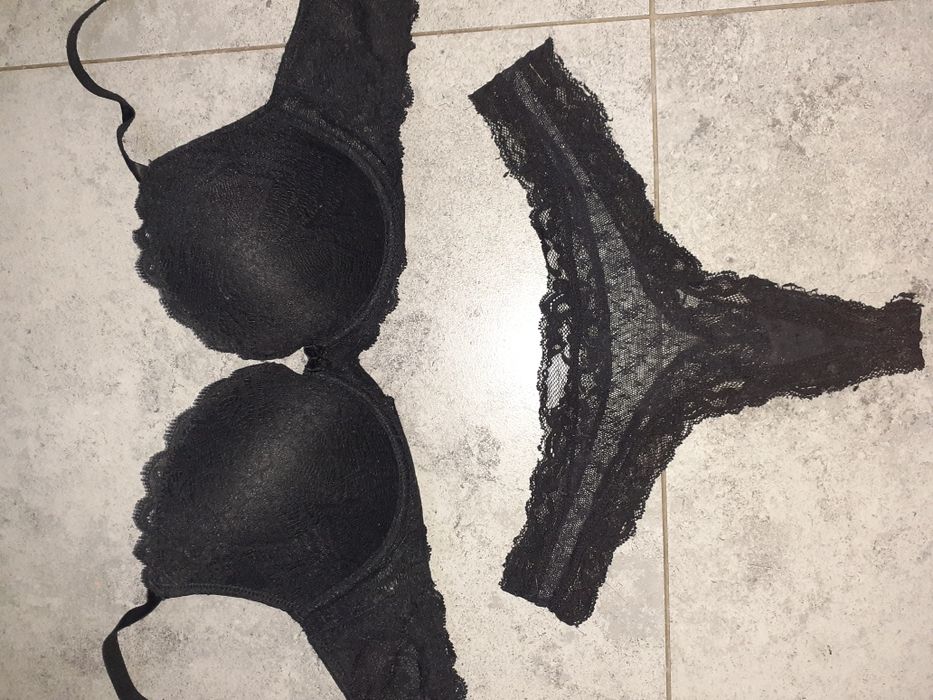 Komplet bielizny biustonosz 75B plus stringi S Intimissimi