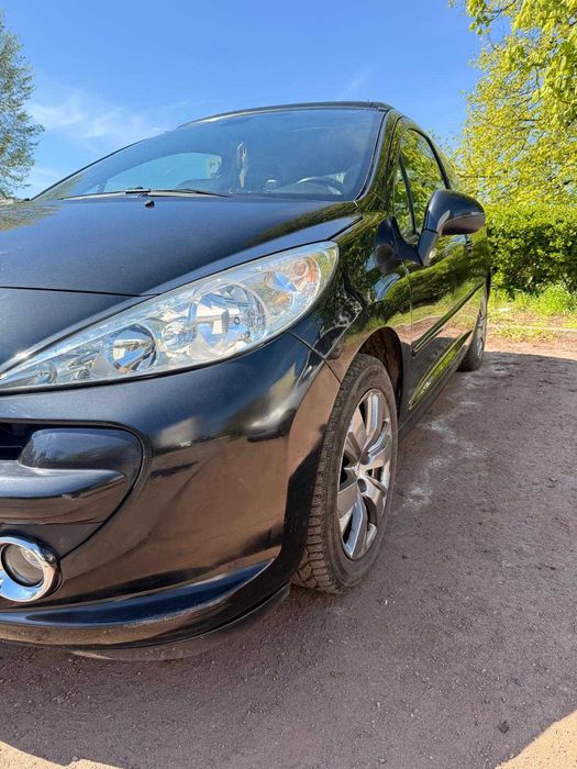 samochód osobowy peugeot 207