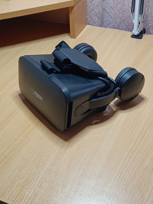 VR очки J20 с наушниками  и  джойстиком
