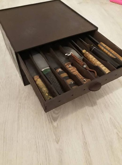 Комод для колекціонування ножів victorinix mora glock buck ontario