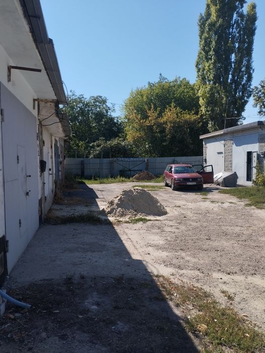 Капитальный гараж ул. Роганская.