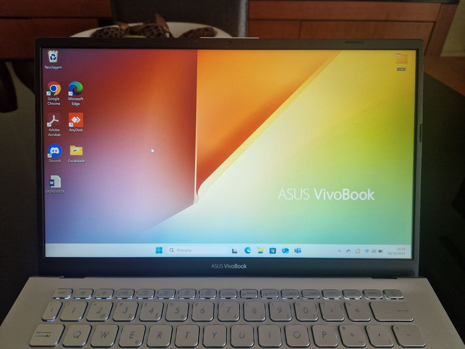 ASUS VivoBook 14